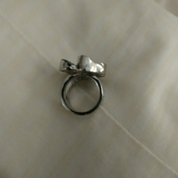 Woman's ring - Picture 2 of 4